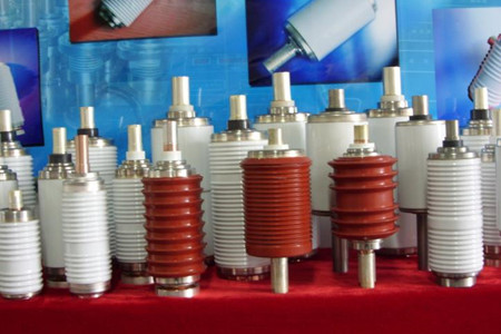 如何判斷真空斷路器中的真空滅弧室需要更換？