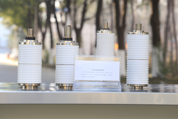 真空開(kāi)關(guān)管絕緣外殼采用玻璃材料，優(yōu)勢(shì)多多！